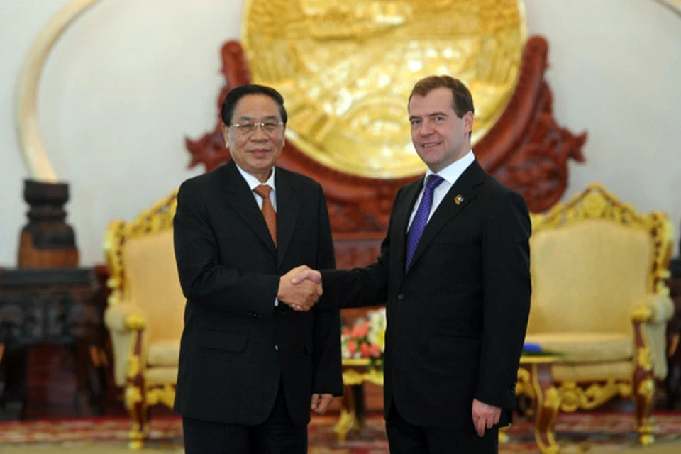 В понедельник Дмитрий Медведев прилетел в столицу Лаоса Вьентьян