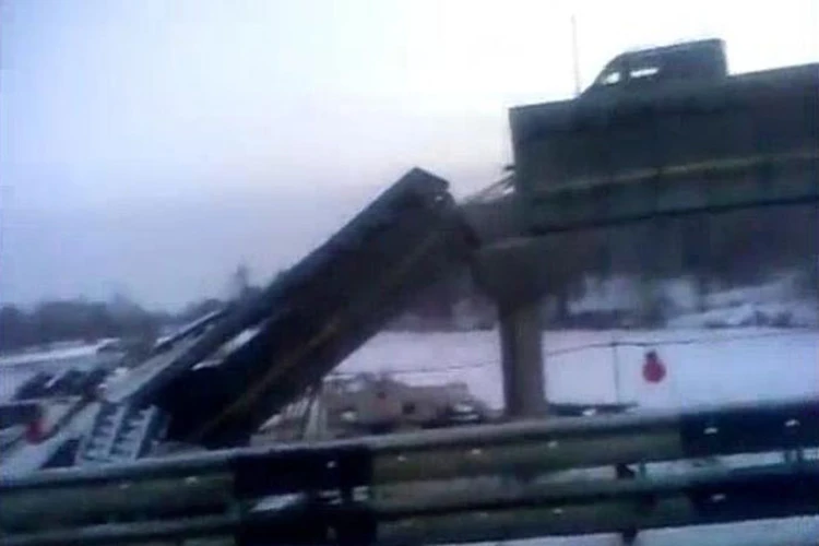 Ветер разрушил мост, который открывала Терешкова