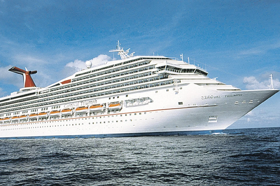 На корабле Carnival Triumph застряли более 4 тысяч человек.