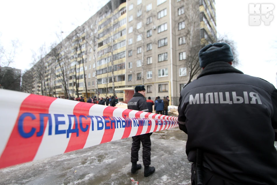 Даже через два дня после взрыва в подъезды никого не пускают.