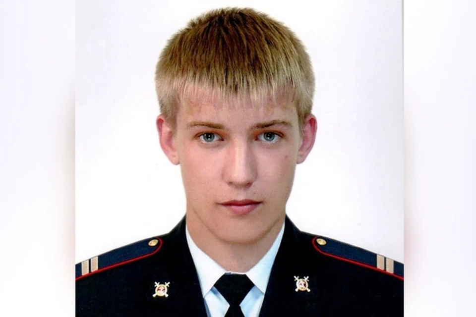 20-летний сотрудник отдельной роты ППСП отдела полиции №4 «Калининский», младший сержант полиции Виктор Кабак скончался в больнице.