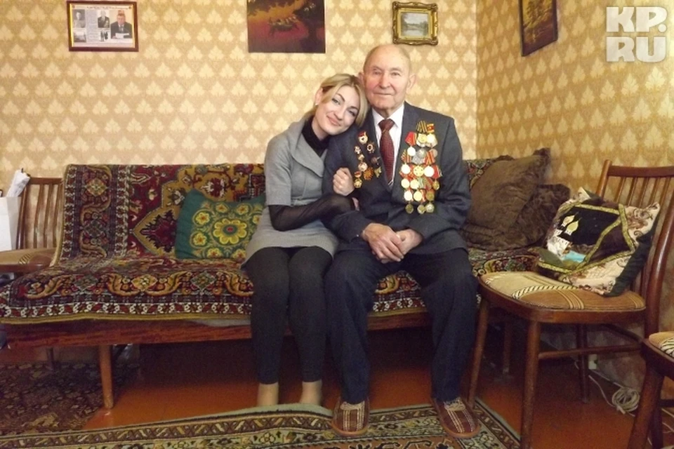 Иван Евгеньевич вместе с внучкой Ниной