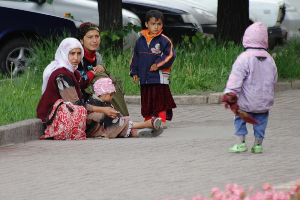 В Челябинске таджички-попрошайки собирают по 100 тысяч в месяц