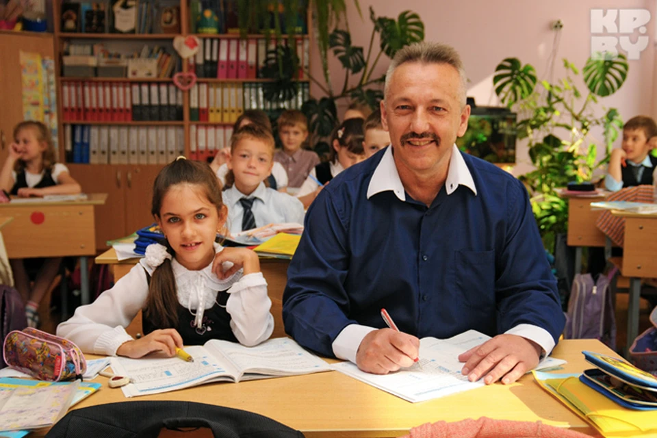Николай Григорьевич считает, что учитель должен быть на одном уровне с учеником, но при этом немножко выше.