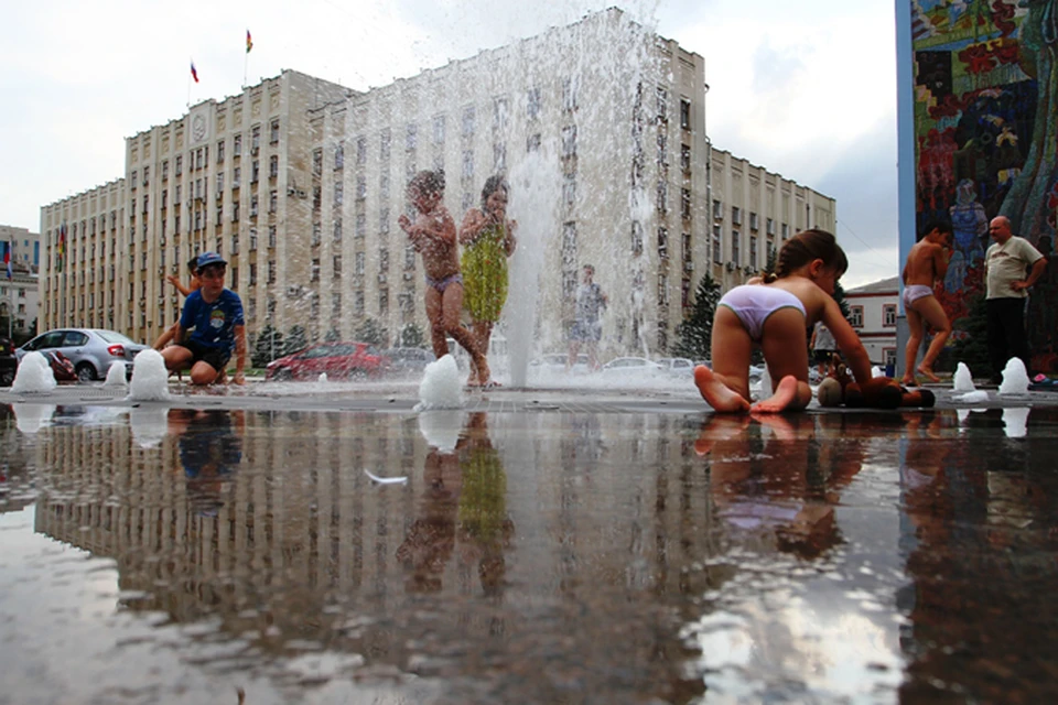 Купаться в городских фонтанах запрещено