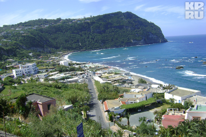 Пейзажи острова Искья будто созданы для того, чтобы печатать их на открытках