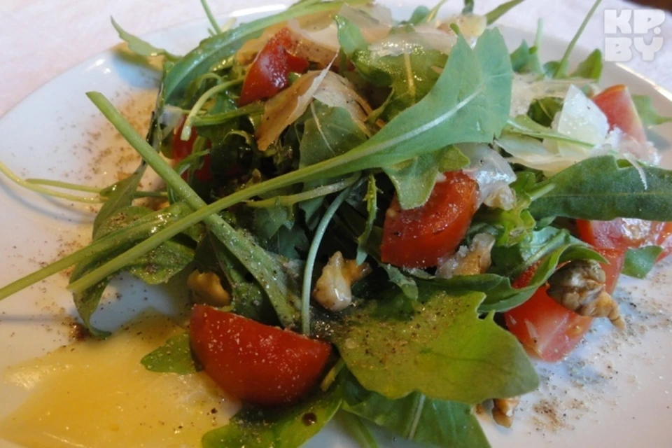 Готовим на природе: простые рецепты зелёных салатов на природу