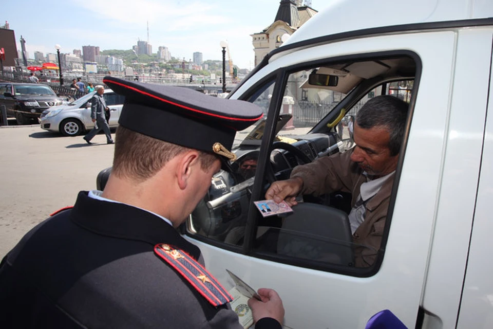 Водители автобусов во Владивостоке гаишникам часто предъявляют национальные права
