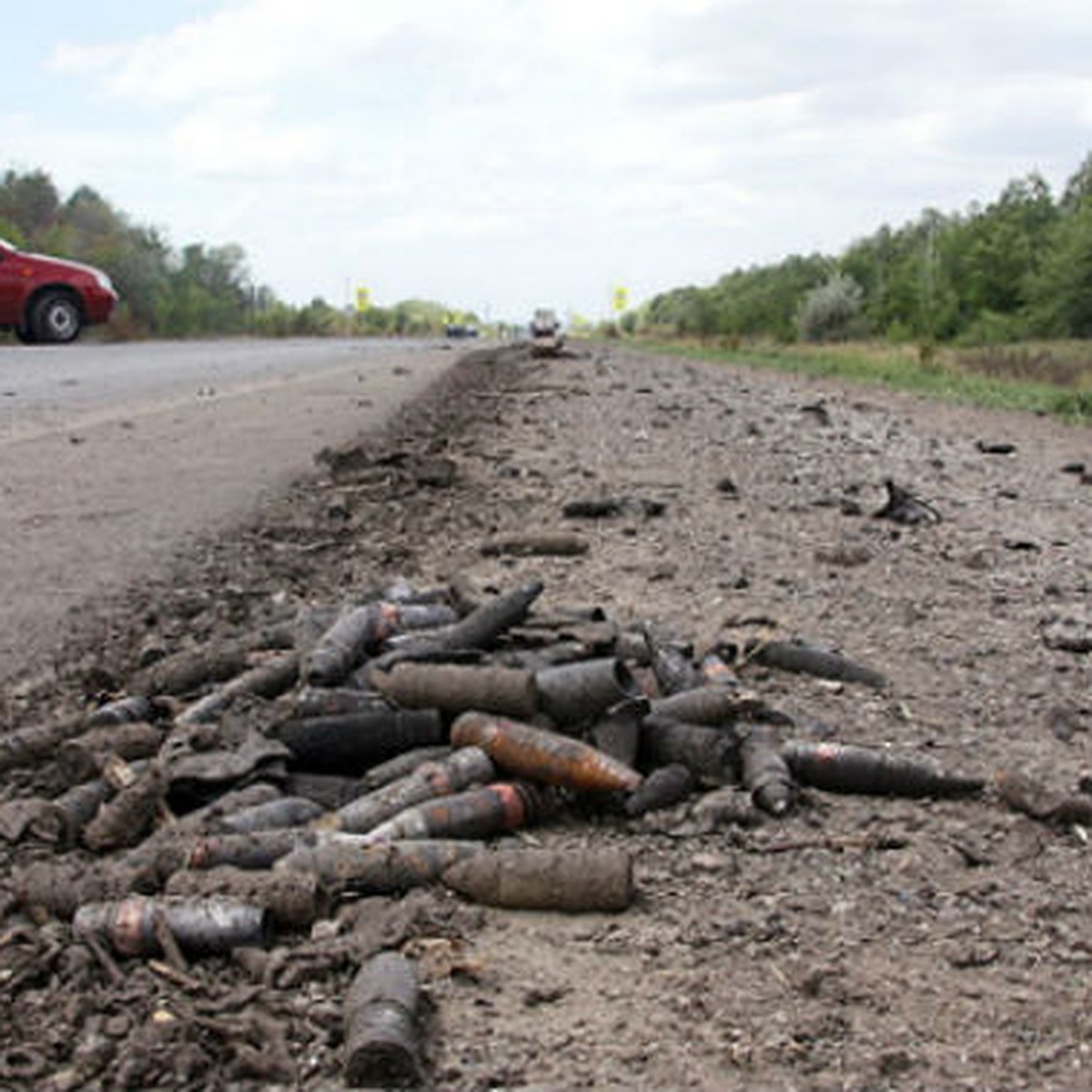 Последствия взрывов в Самарской области: на восстановление полигона  потратят миллионы, а местные жители в это время собирают боеприпасы на  продажу - KP.RU