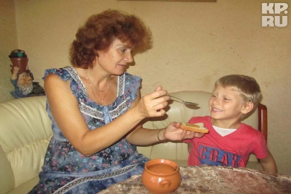 «Дети очень любят мед. Почему? Кто поймет?»