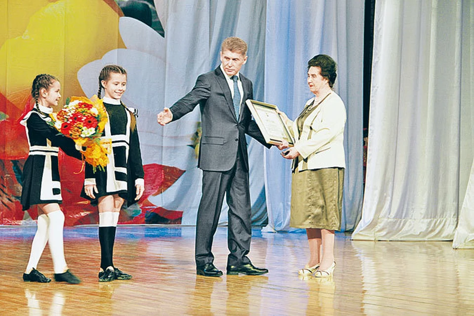 Участников юбилейных торжеств приветствовал губернатор Амурской области Олег Кожемяко.