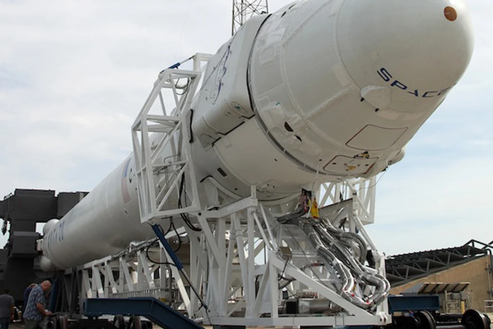 Высота обновленной ракеты Falcon 9 составляет 69,2 метра, вес - 480 тонн.