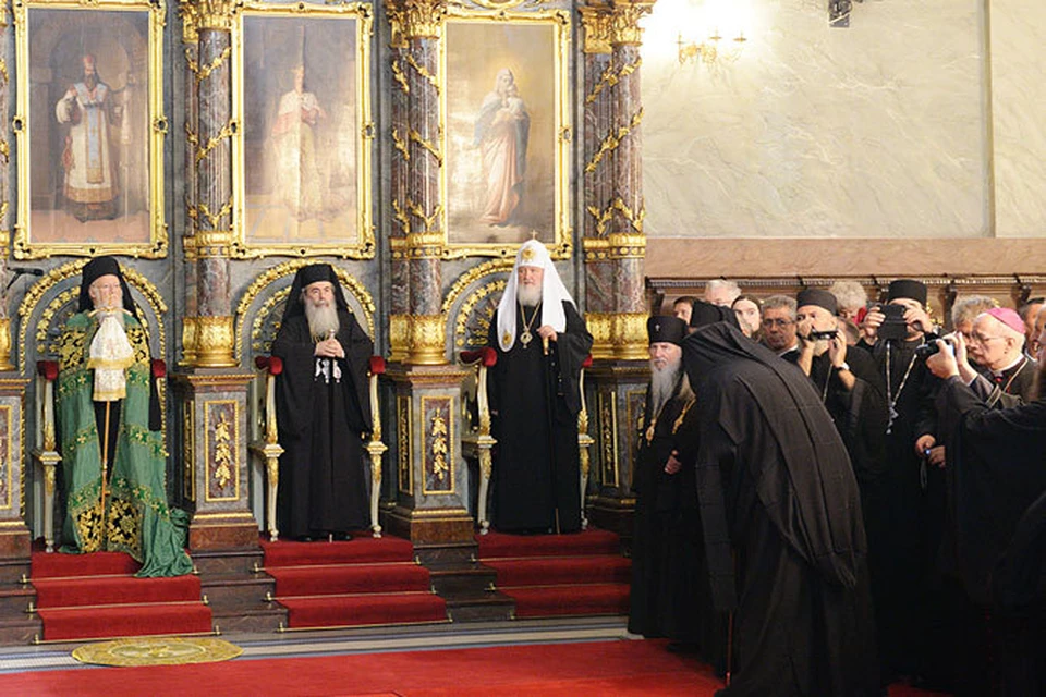Отметить историческую дату съехались главы и представители 15 Поместных православных церквей