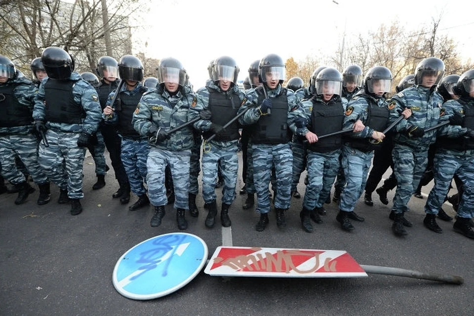В Бирюлево начались волнения, которые к воскресенью переросли в беспорядки и столкновения с полицией
