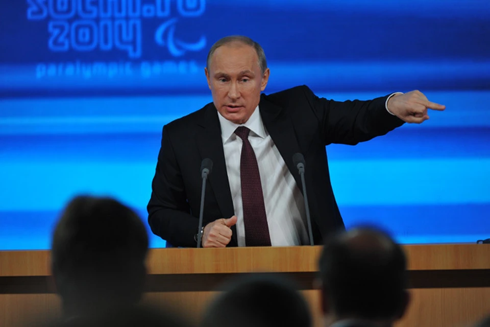 На вопросы журналистов Владимир Путин отвечал более четырех часов.