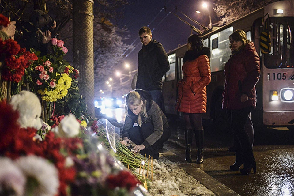 О жертвах терактов в Волгограде скорбит вся Россия