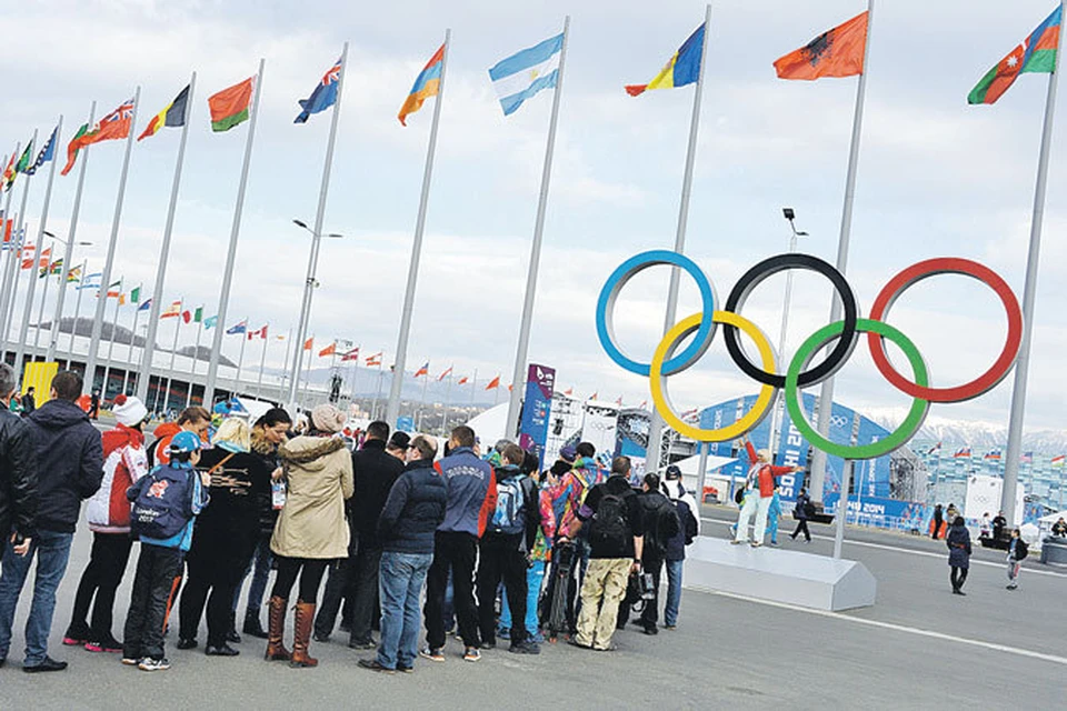 Игры-2014 бьют все рекорды популярности. Даже для того чтобы в Олимпийском парке сфотографироваться с кольцами, придется отстоять в очереди.