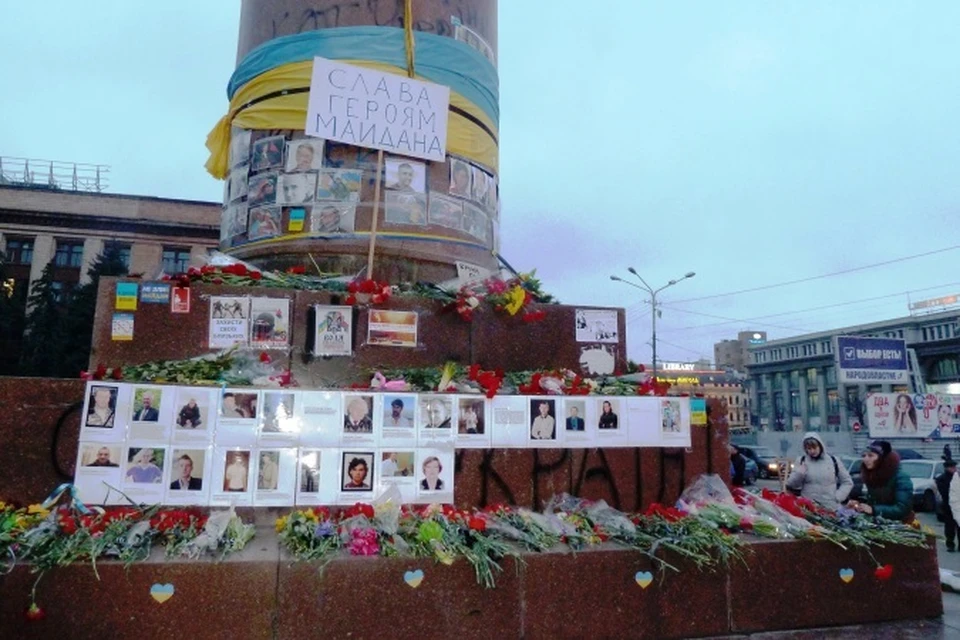 Днепропетровск. Площадь Ленина горсовет уже поспешил переименовать в площадь Героев Майдана