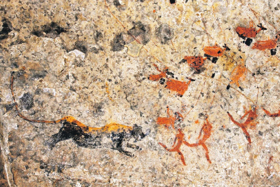 Первое в мире изображение леопарда -  наскальная живопись в Южной Африке (2400 лет  до н. э.). Древний леопард, судя по всему, любил погонять бушменов...