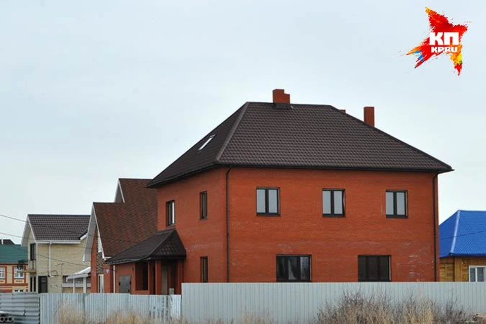 На участках по делу омских чиновников Гамбурга и Меренкова уже построили коттеджи