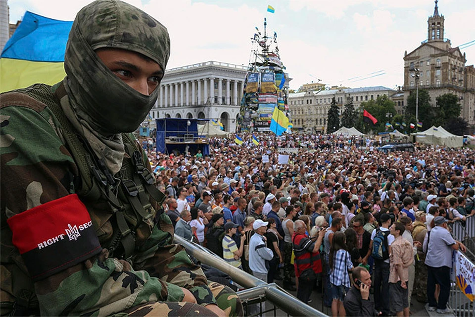 Очередное "народное вече" на Майдане потребовало от Порошенко продолжить АТО