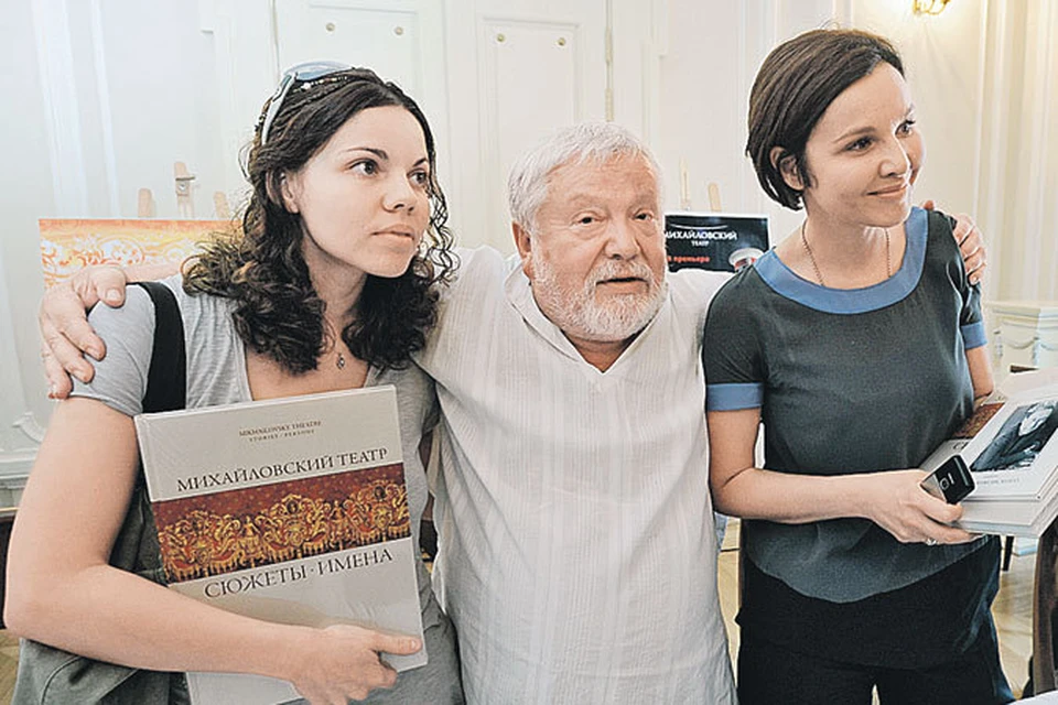 Муза Сергея Соловьева Татьяна Друбич подарила ему дочь Анну (слева), которая теперь пишет музыку к фильмам своего папы.