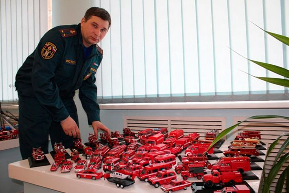 Омский спасатель коллекционирует пожарные машины.          Фото: Управление МЧС по Омской области