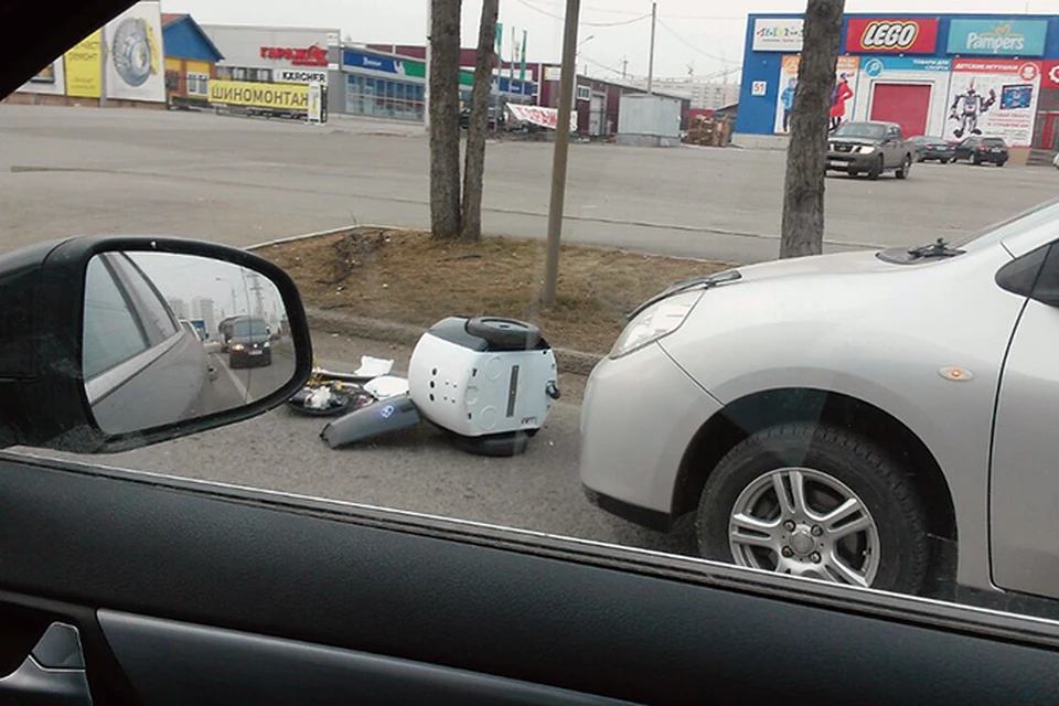 В Красноярске в ДТП пострадал… робот. Фото: Мария ДРЕСВЯНКИНА