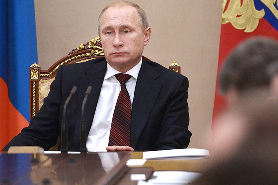 Президент России Владимир Путин на совещании с членами правительства РФ 9 декабря.