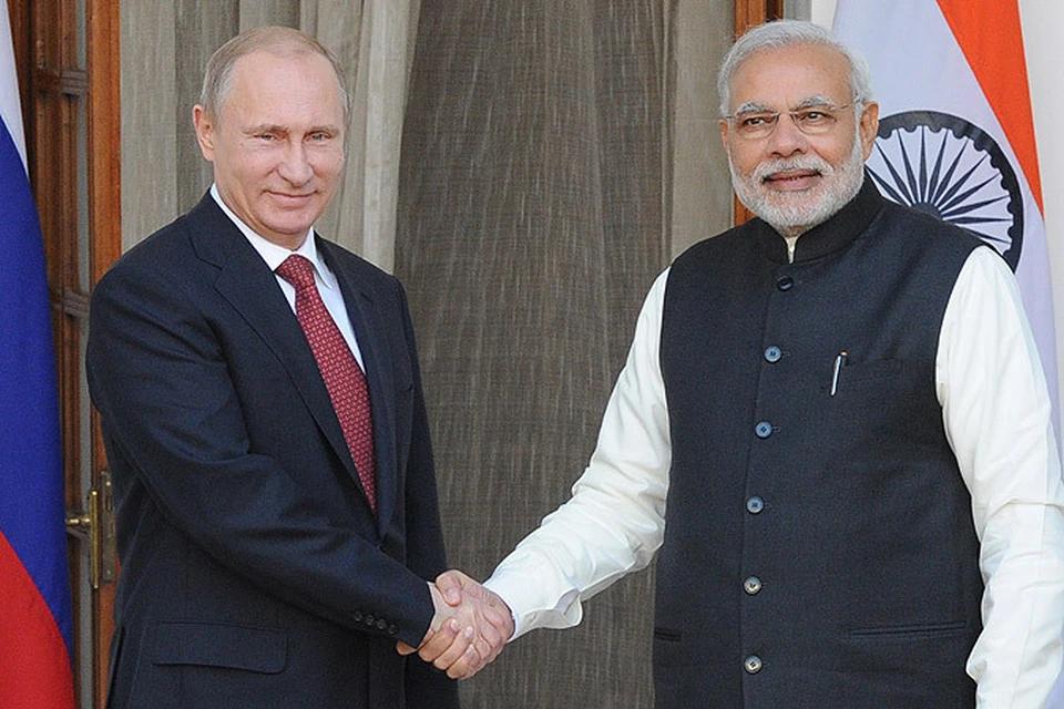 Во время визита президента РФ в Дели было подписано историческое соглашение. На снимке - Владимир Путин с президентом Индии Пранабом Мукерджи.