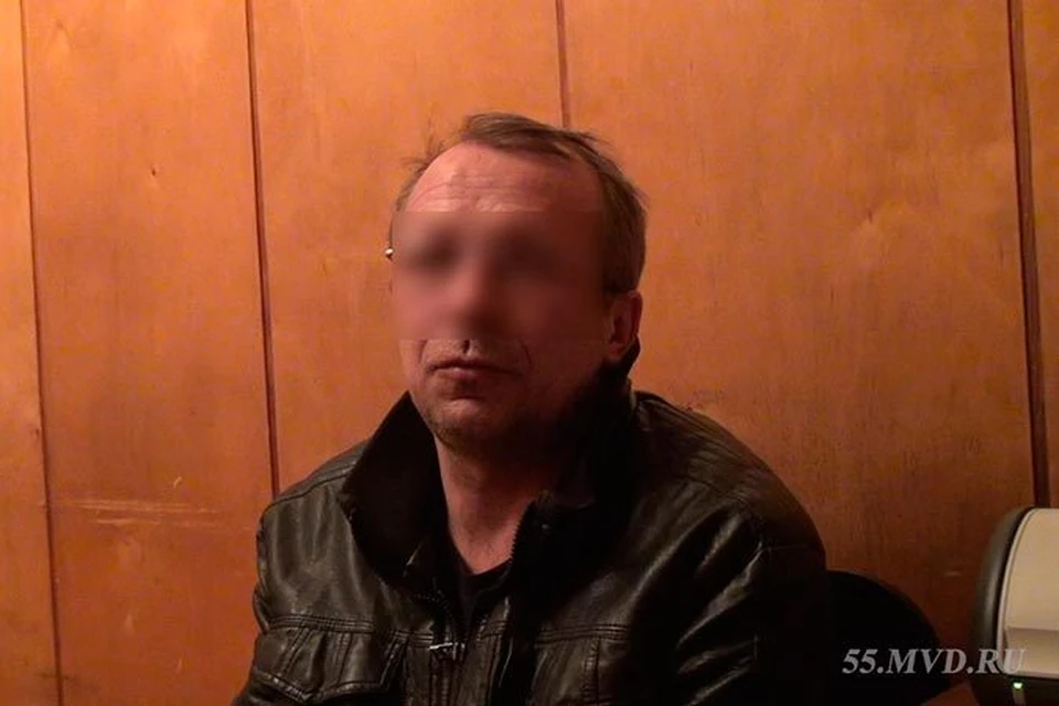 41-летний мужчина обиделся за "очкарика" и схватился за нож.   Фото: пресс-служба УМВД России по Омской области