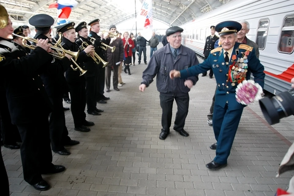 Самой масштабной акция получилась в 2010-м году, в год 60-летия Победы. Тогда скандалами даже не пахло - ветераны были счастливы.