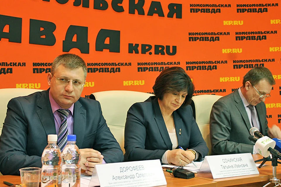 Александр Дорофеев, Татьяна Сочинская и Игорь Рязанов (слева направо) рассказали об изменениях миграционного законодательства.