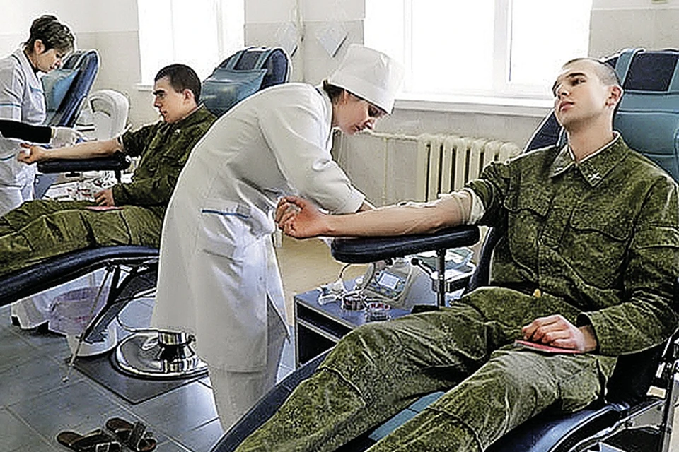Сдавать кровь для больных ребятишек солдаты и курсанты будут каждую неделю. Фото: mil.ru