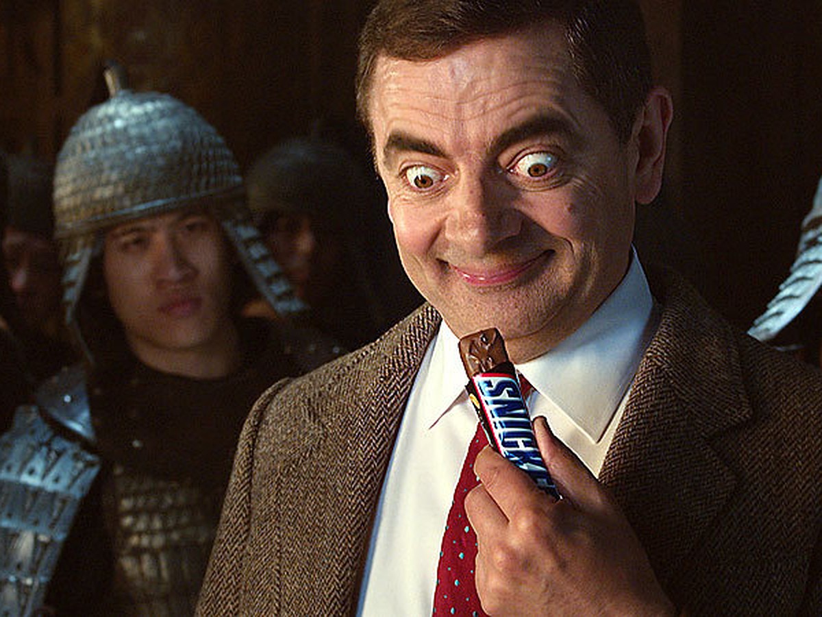 Роуэн Аткинсон стал лицом шоколадных батончиков Snickers - KP.RU