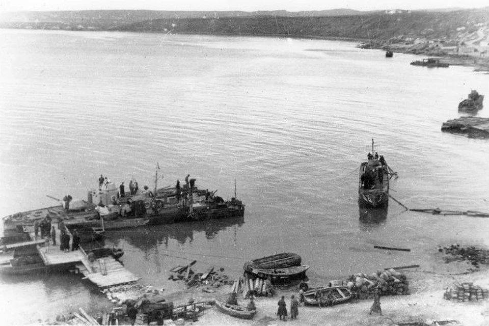Крымский берег Керченского пролива в конце 1943 года. До свободы оставалось менее двух лет... Фото: госархив