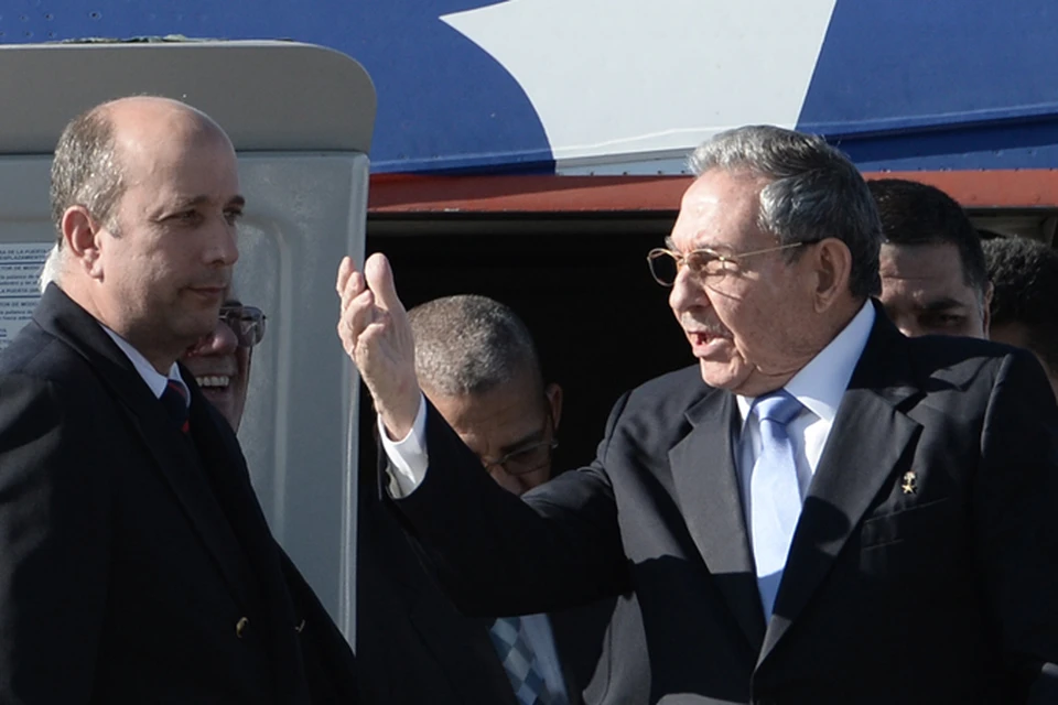 Первым из гостей в Москву прилетел Рауль Кастро