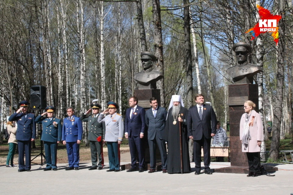 Бюсты открыли в торжественной обстановке.