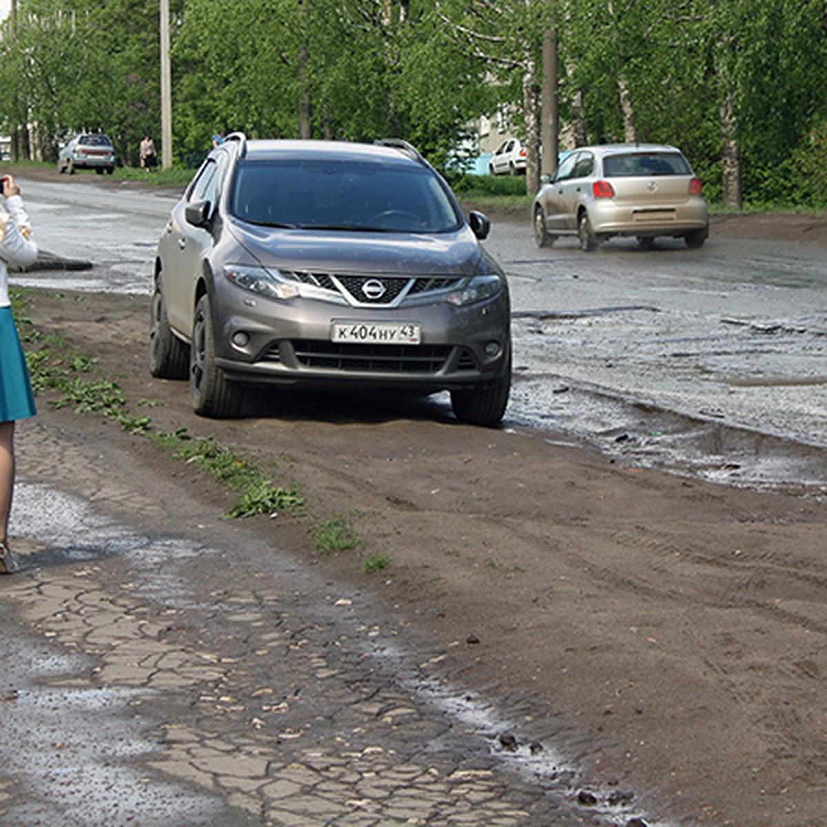 Решение проблемы парковок в Кирове: «Приобретая автомобиль, кировчане  должны предусмотреть, где будут оставлять машину» - KP.RU