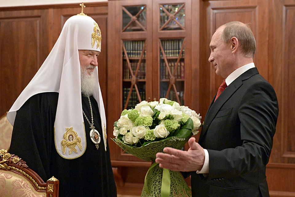 В воскресенье Владимир Путин поздравил патриарха Кирилла сразу с двумя событиями