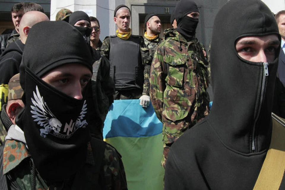 Боевики "Правого сектора" ввязались в бой с украинской милицией