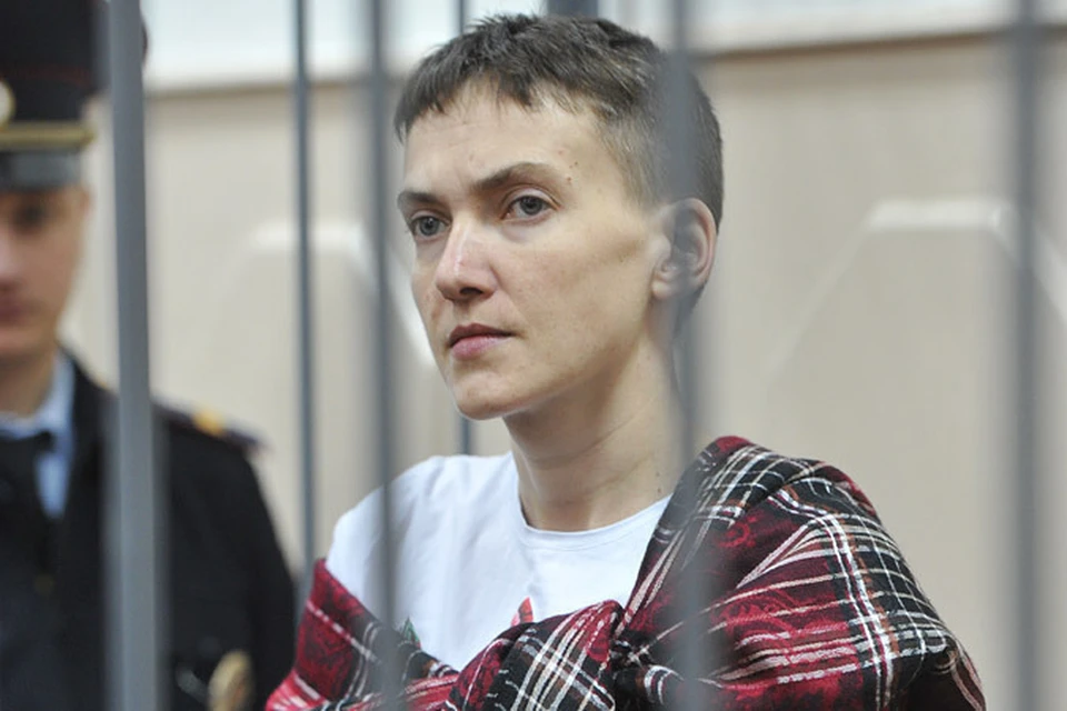 Надежду Савченко доставили до дверей суда