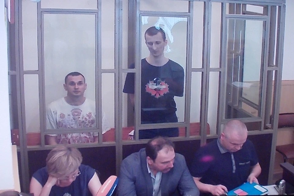 Во вторник, 25 августа, в Северо-Кавказском окружном суде огласили приговор режиссеру Олегу Сенцову и активисту Александру Кольченко.