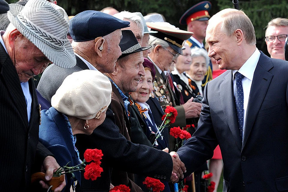 Владимир Путин на встрече с ветеранами в Чите. Фото: Пресс-служба президента РФ
