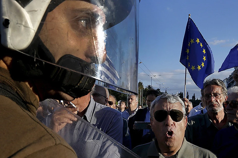«Европейский Союз как пылесос засасывает слабые страны, потому что боится конкуренции с Россией»