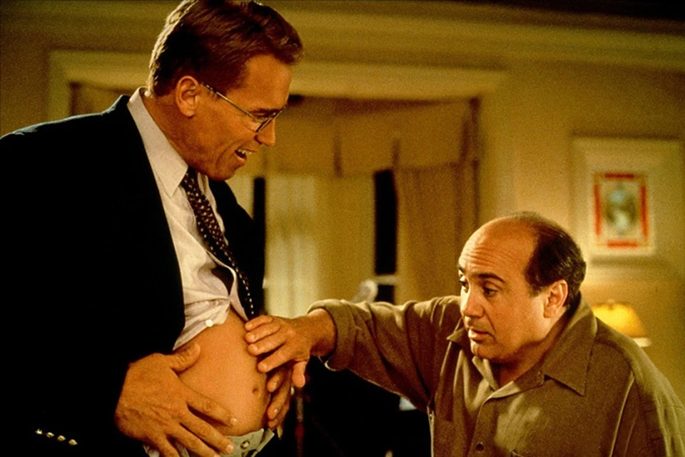 Арнольд Шварцнеггер тоже был беременным. Правда, это было в кино. Кадр из фильма "Джуниор".