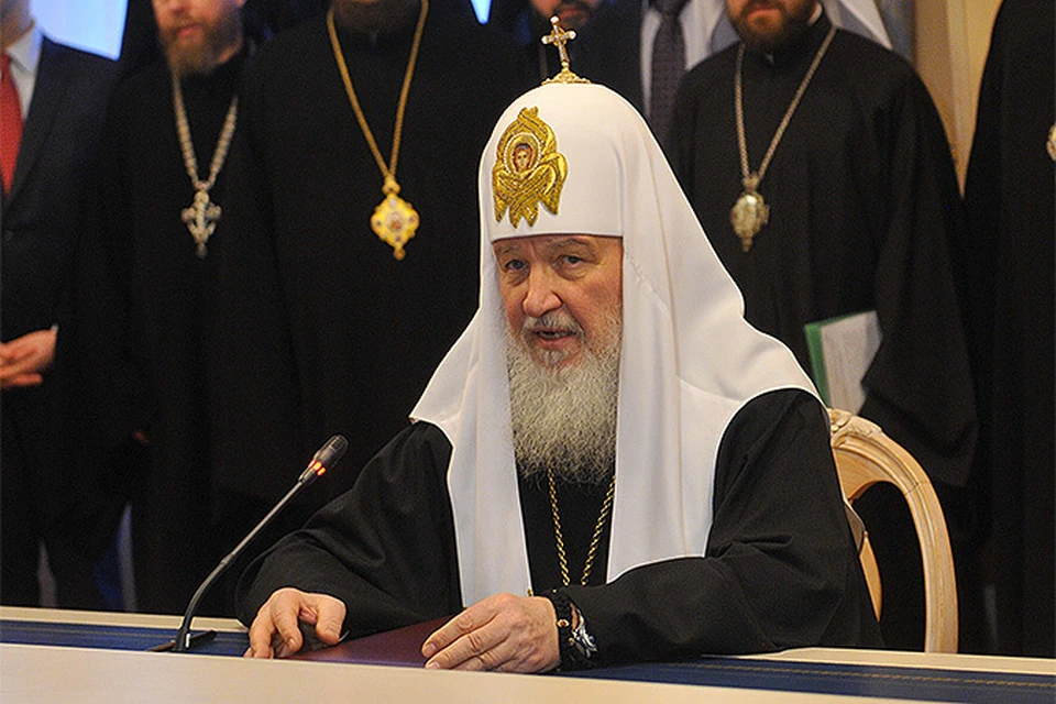 Патриарх поручил оказать поддержку родственникам погибших в крушении самолета "Когалымавиа"
