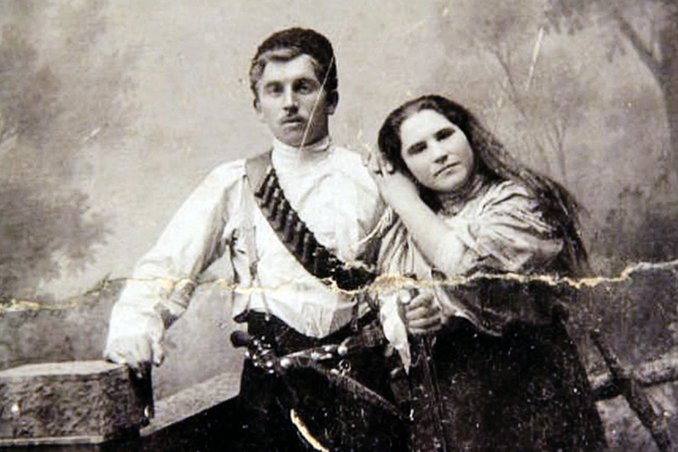 Мария Андреевна Попова (прототип Анки-пулеметчицы) с мужем Иваном. Фото: семейный архив.