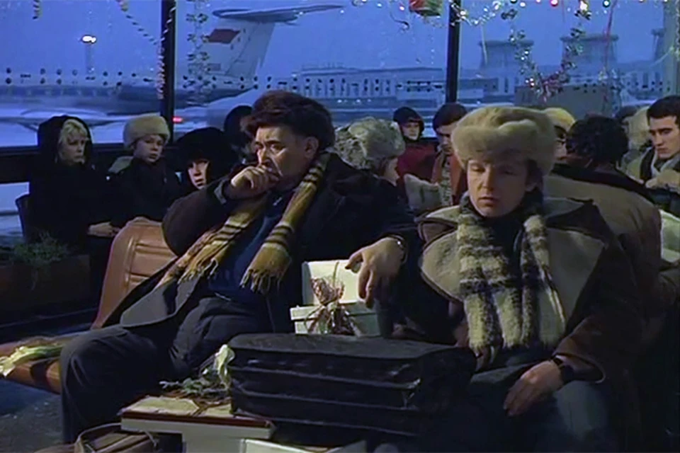 В советские годы на два рубля можно было досыта поесть в ресторане аэропорта "Иркутск".  Кадр из фильма "Ирония судьбы".
