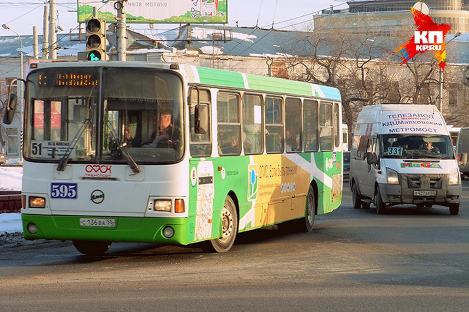 Перевозчики уверяют: разница между стоимостью поездки в автобусе и маршрутке будет сохраняться в пределах 2 - 3 рублей.